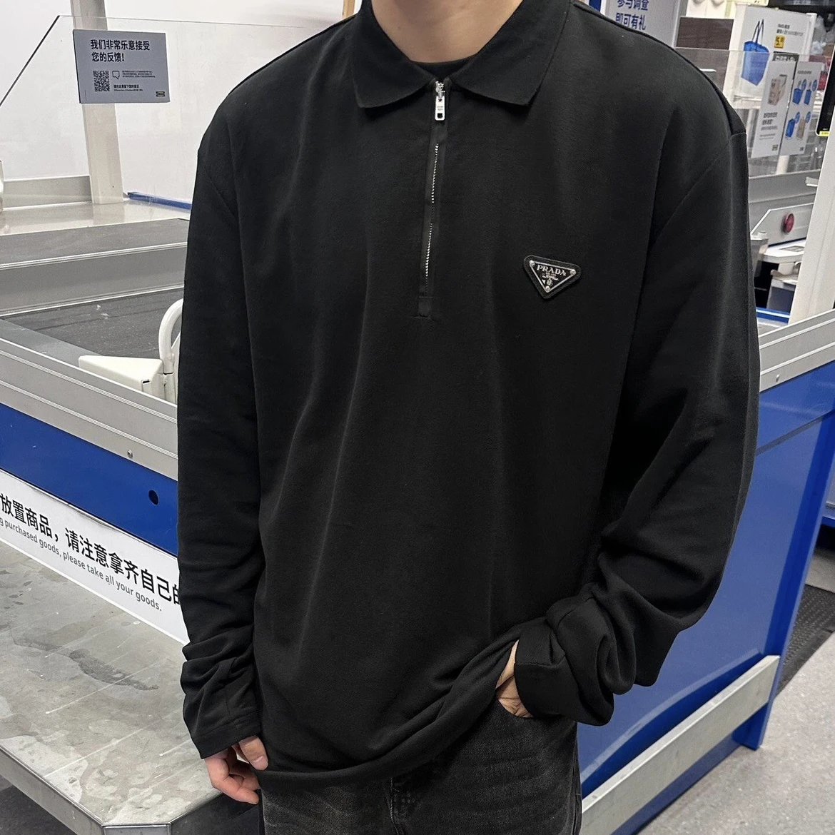 RD-C389 · Triangle Badge Zip Long-Sleeve Polo showcase view 1