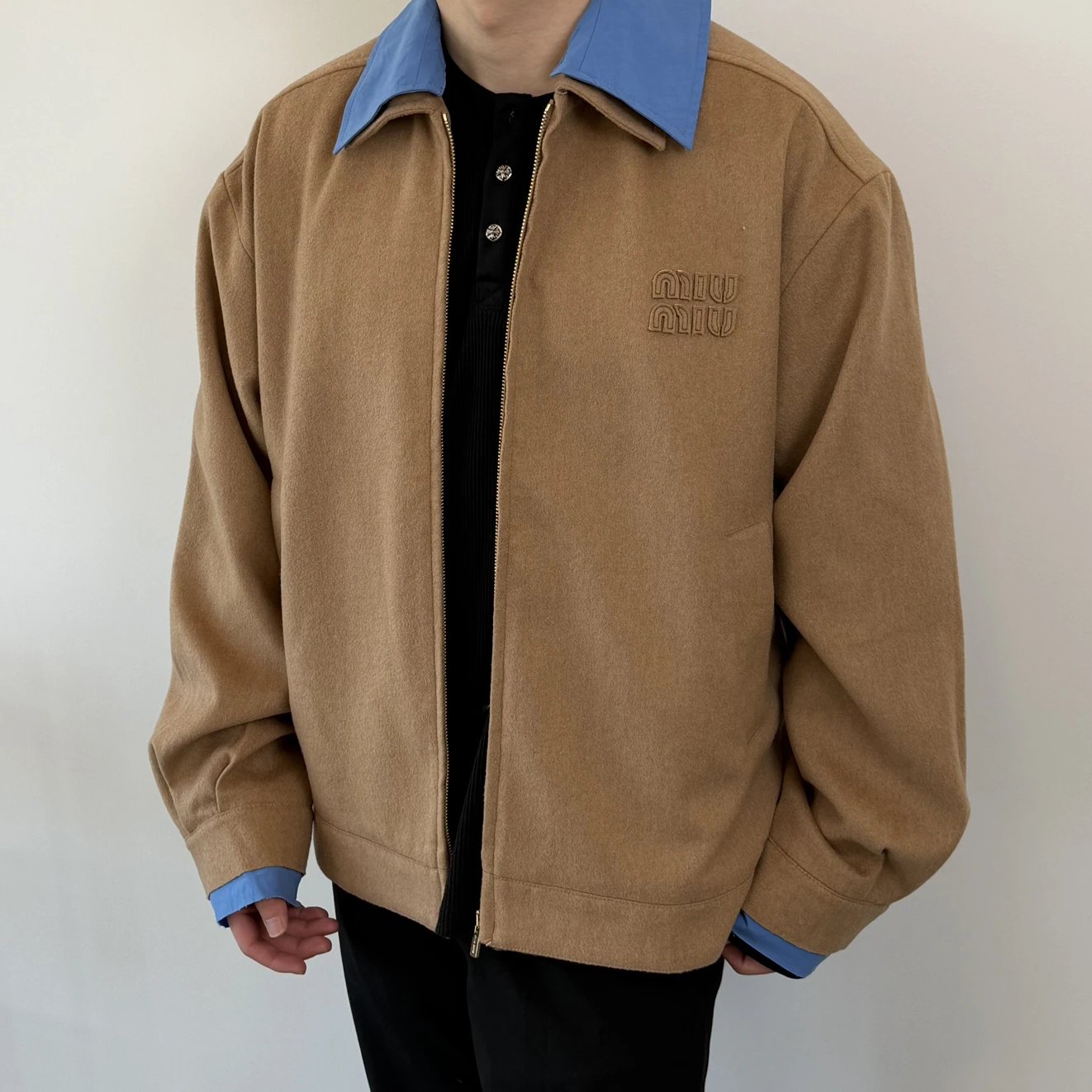 RD-C028 · Camel Hair Contrast-Collar Jacket showcase view 1
