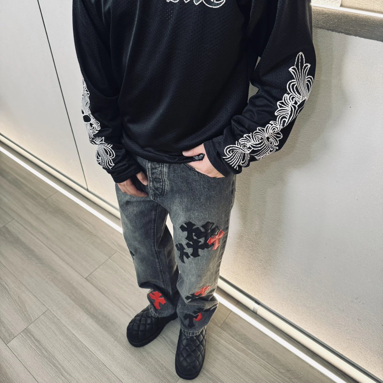 RD-C015 · Black & Red Cross Patch Washed Jeans showcase view 3
