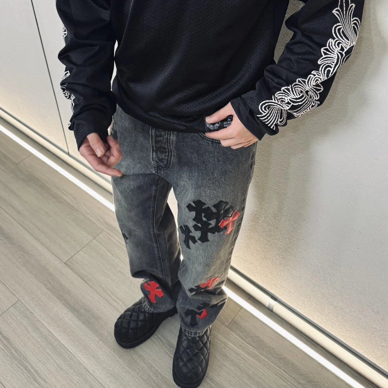 RD-C015 · Black & Red Cross Patch Washed Jeans showcase view 4