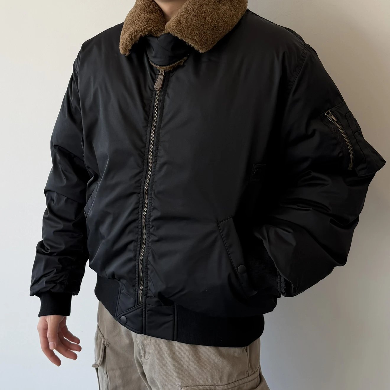 RD-C310 · Classic 90s B-15 Down Bomber Jacket showcase view 2