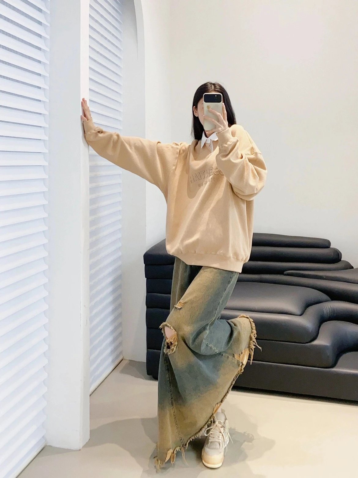 RD-C390 · Fog 3D Letter Relaxed Long-Sleeve Polo showcase view 5