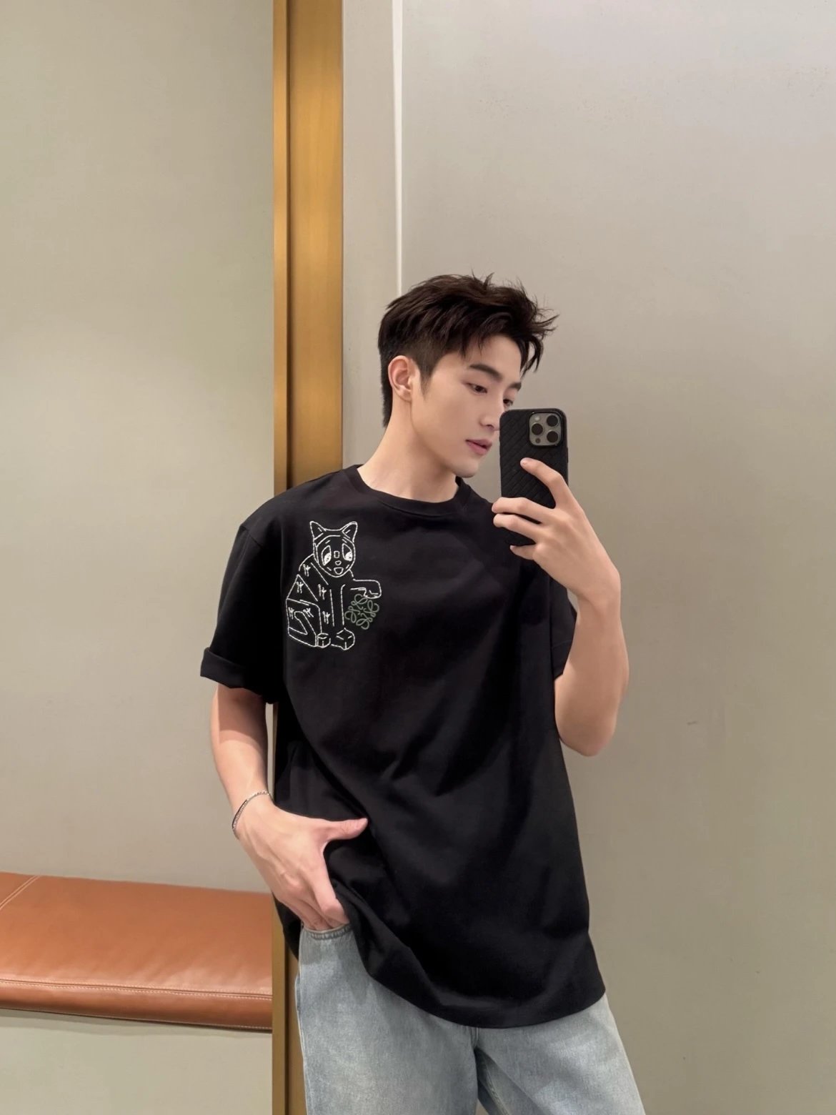 RD-C125 · Embroidered Cat T-Shirt showcase view 5