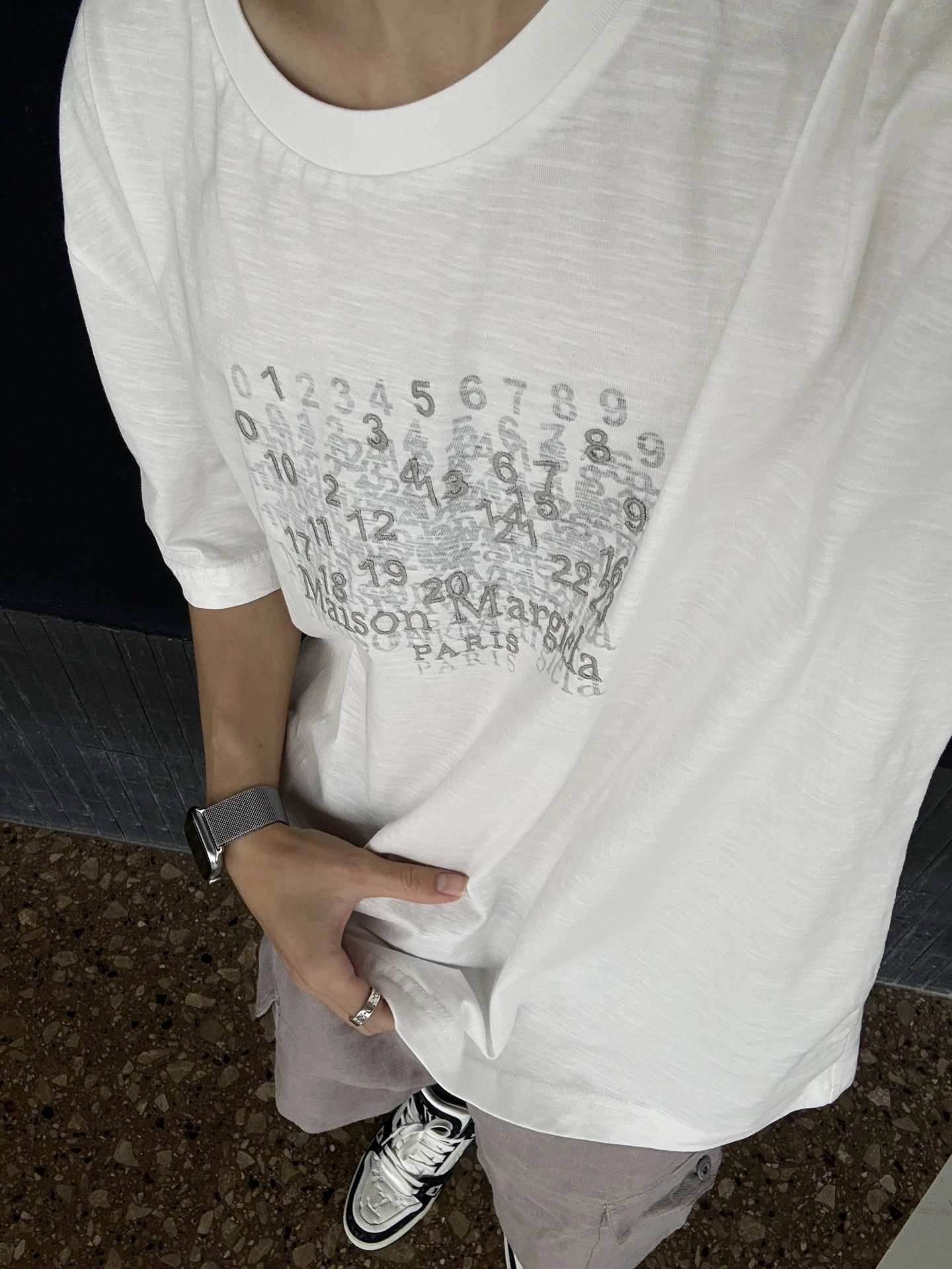 RD-C126 · Mirror Graphic Straight-Fit T-Shirt showcase view 1