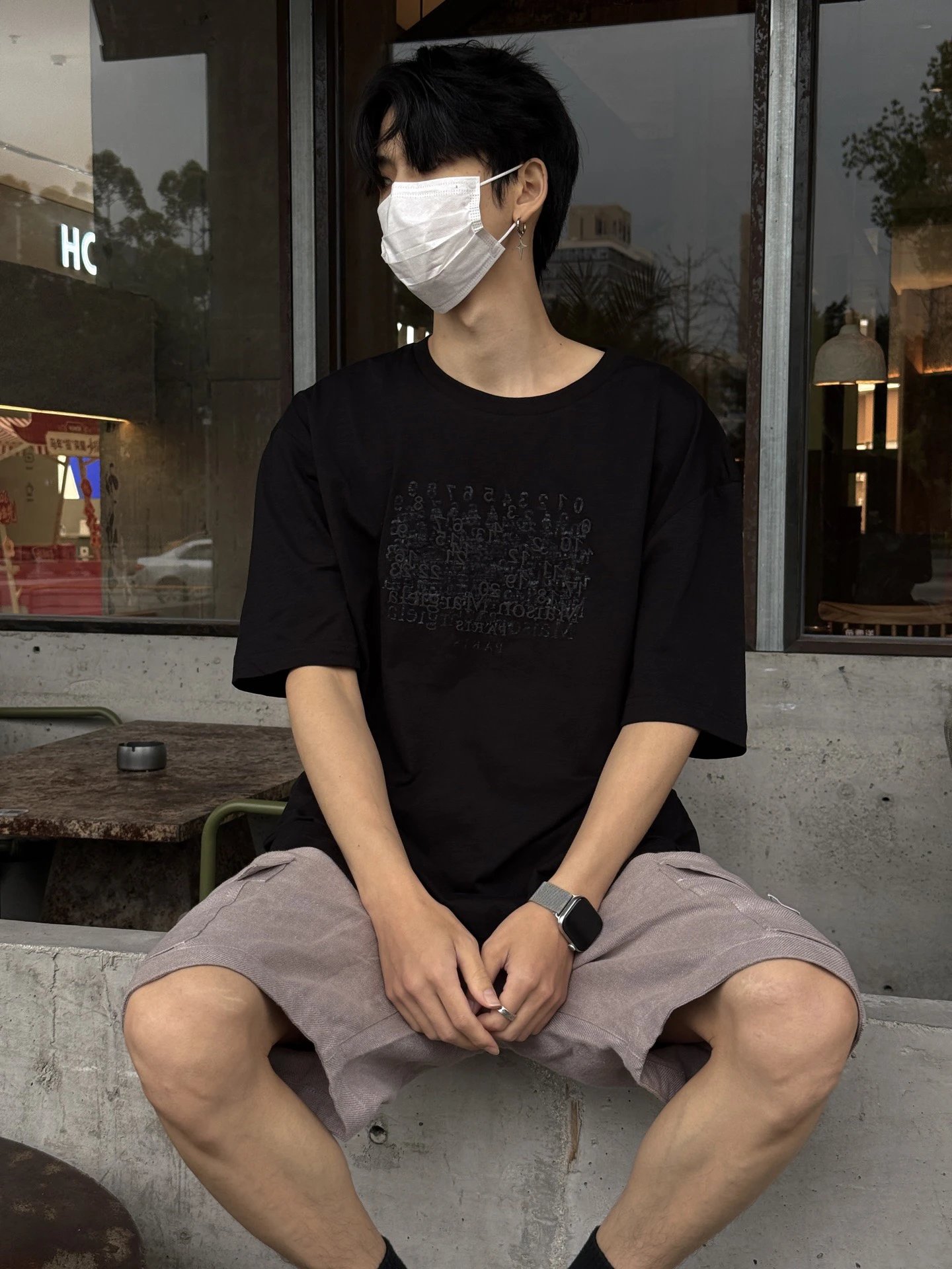 RD-C126 · Mirror Graphic Straight-Fit T-Shirt showcase view 5
