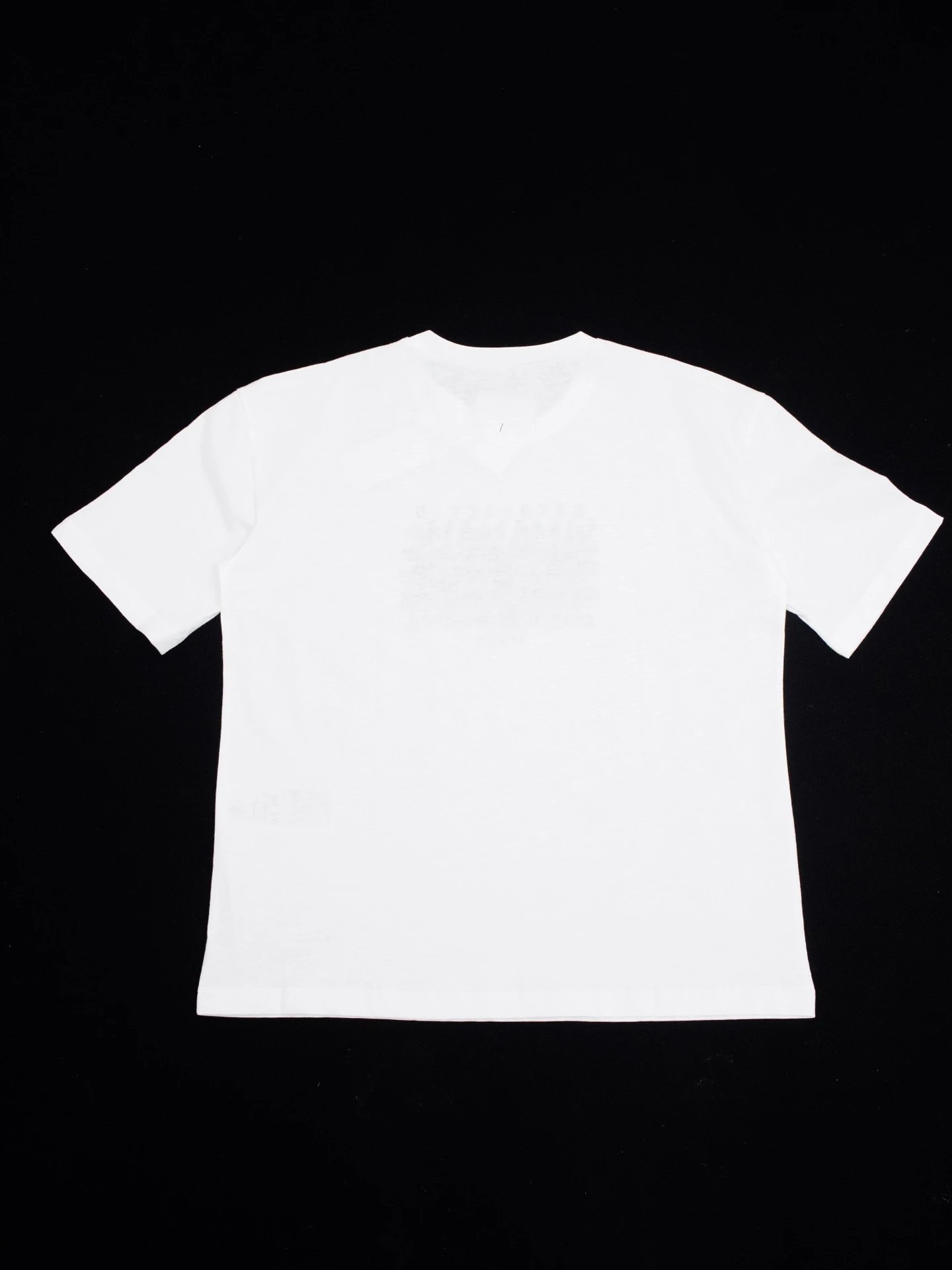 RD-C126 · Mirror Graphic Straight-Fit T-Shirt showcase view 7
