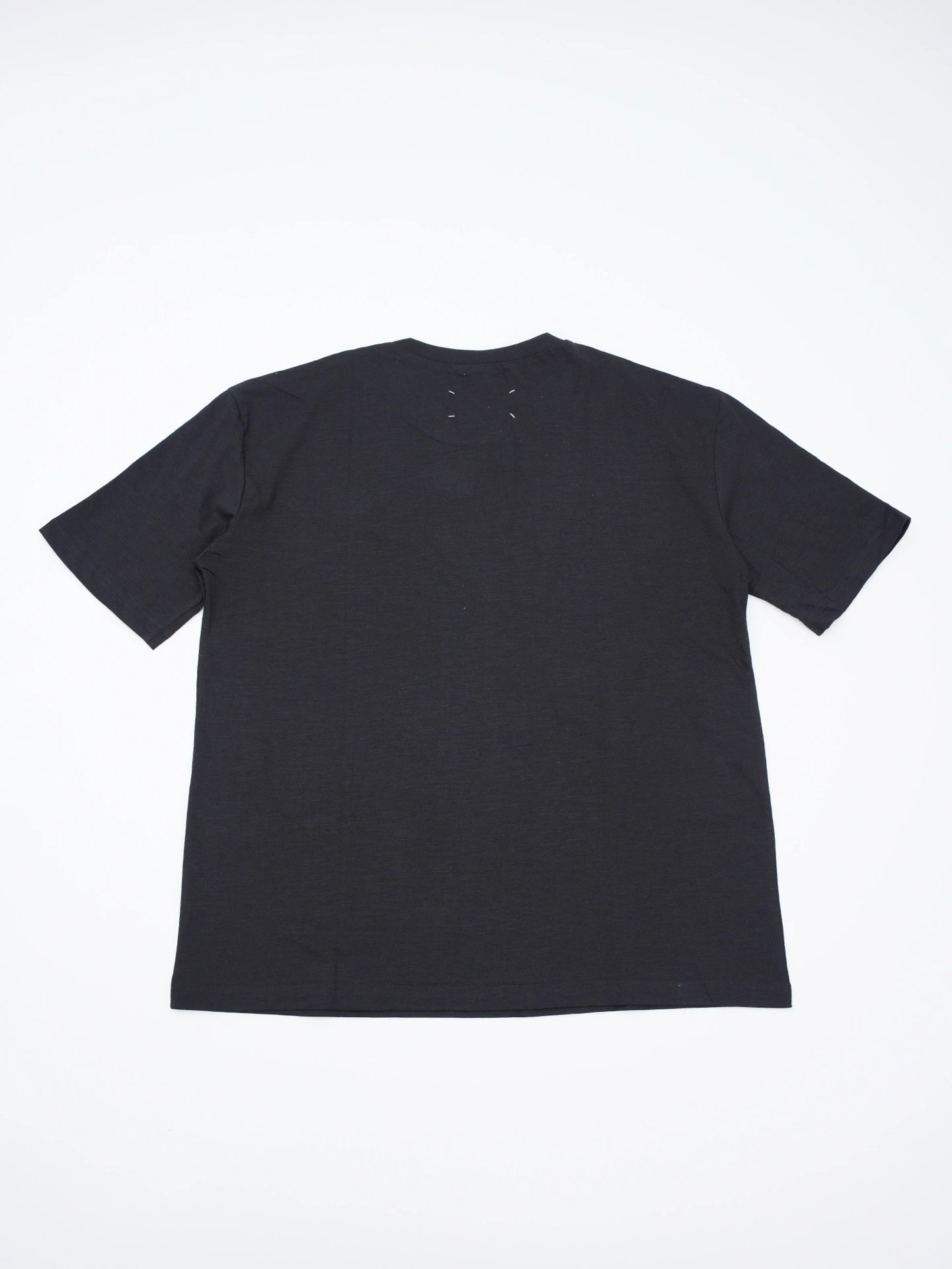 RD-C126 · Mirror Graphic Straight-Fit T-Shirt showcase view 9