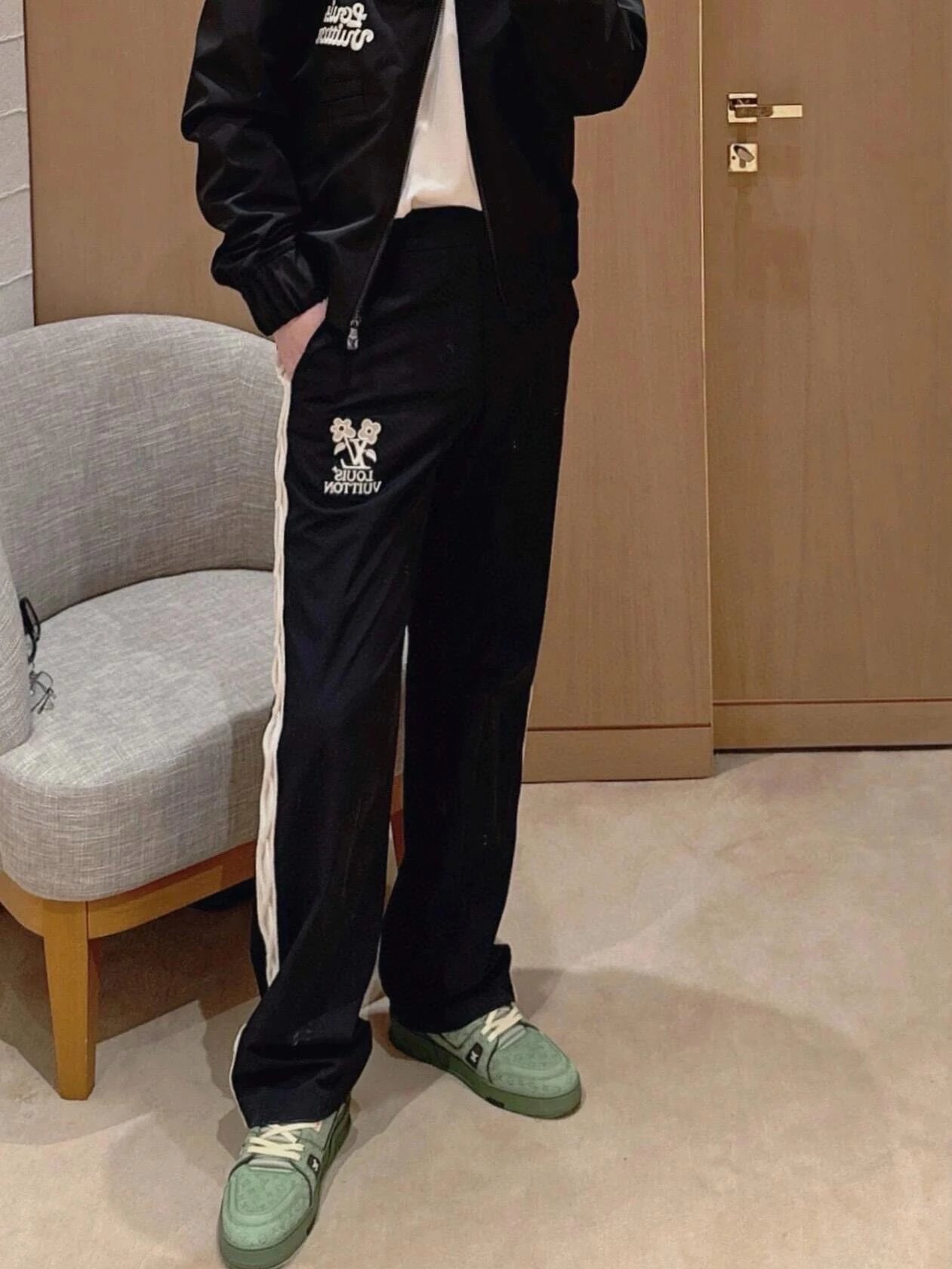 RD-C407 · Floral Embroidered Cable-Panel Track Pants showcase view 4