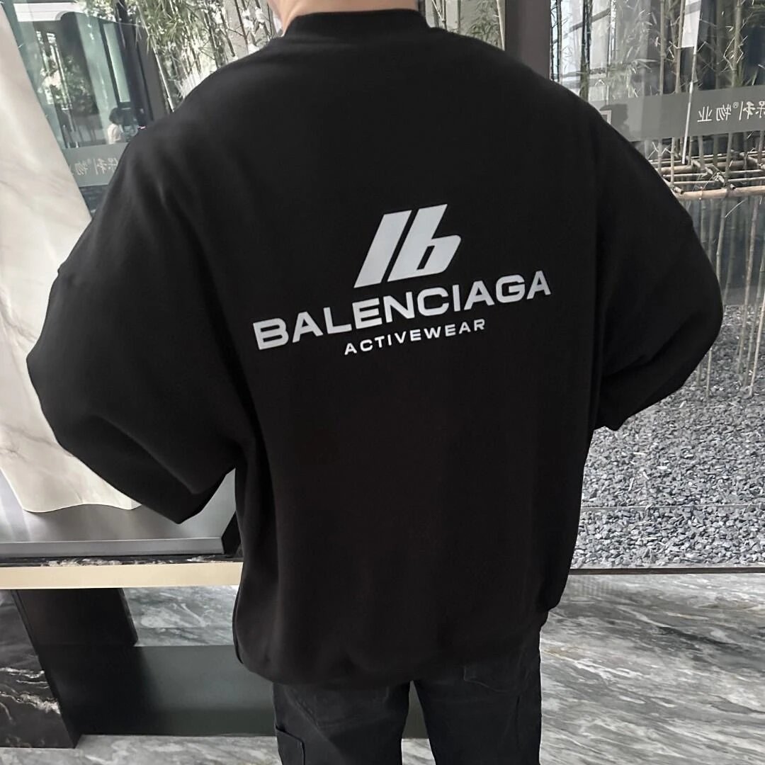 RD-C409 · Reflective Logo Sweatshirt & Straight-Leg Pants Set showcase view 1