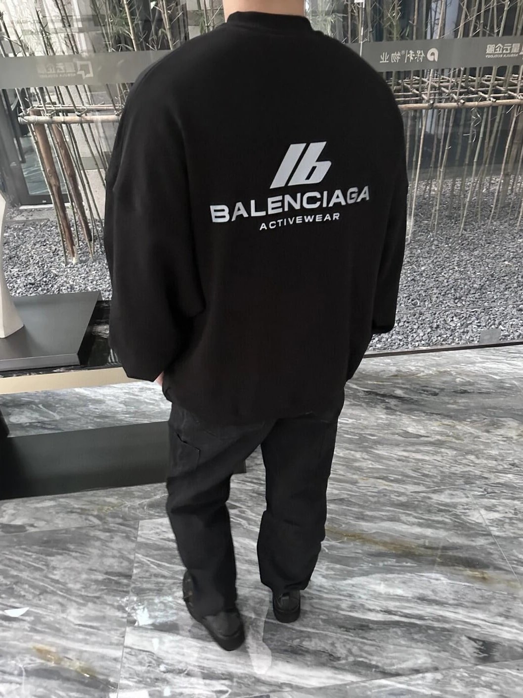 RD-C409 · Reflective Logo Sweatshirt & Straight-Leg Pants Set showcase view 5