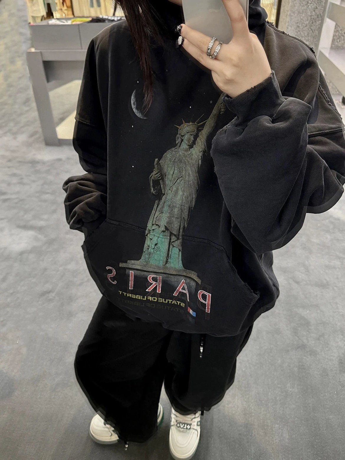 RD-C255 · Statue of Liberty Print Hoodie showcase view 9