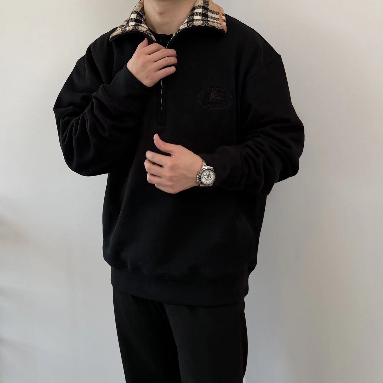 RD-C354 · Black Half-Zip Logo High-Neck Sweater showcase view 4