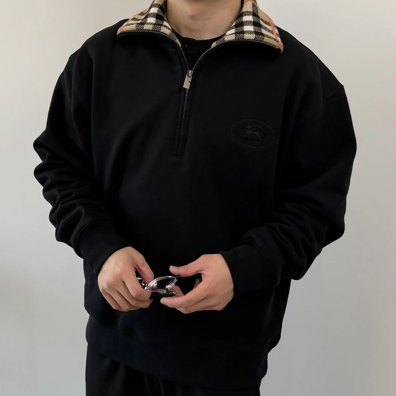 RD-C354 · Black Half-Zip Logo High-Neck Sweater showcase view 7
