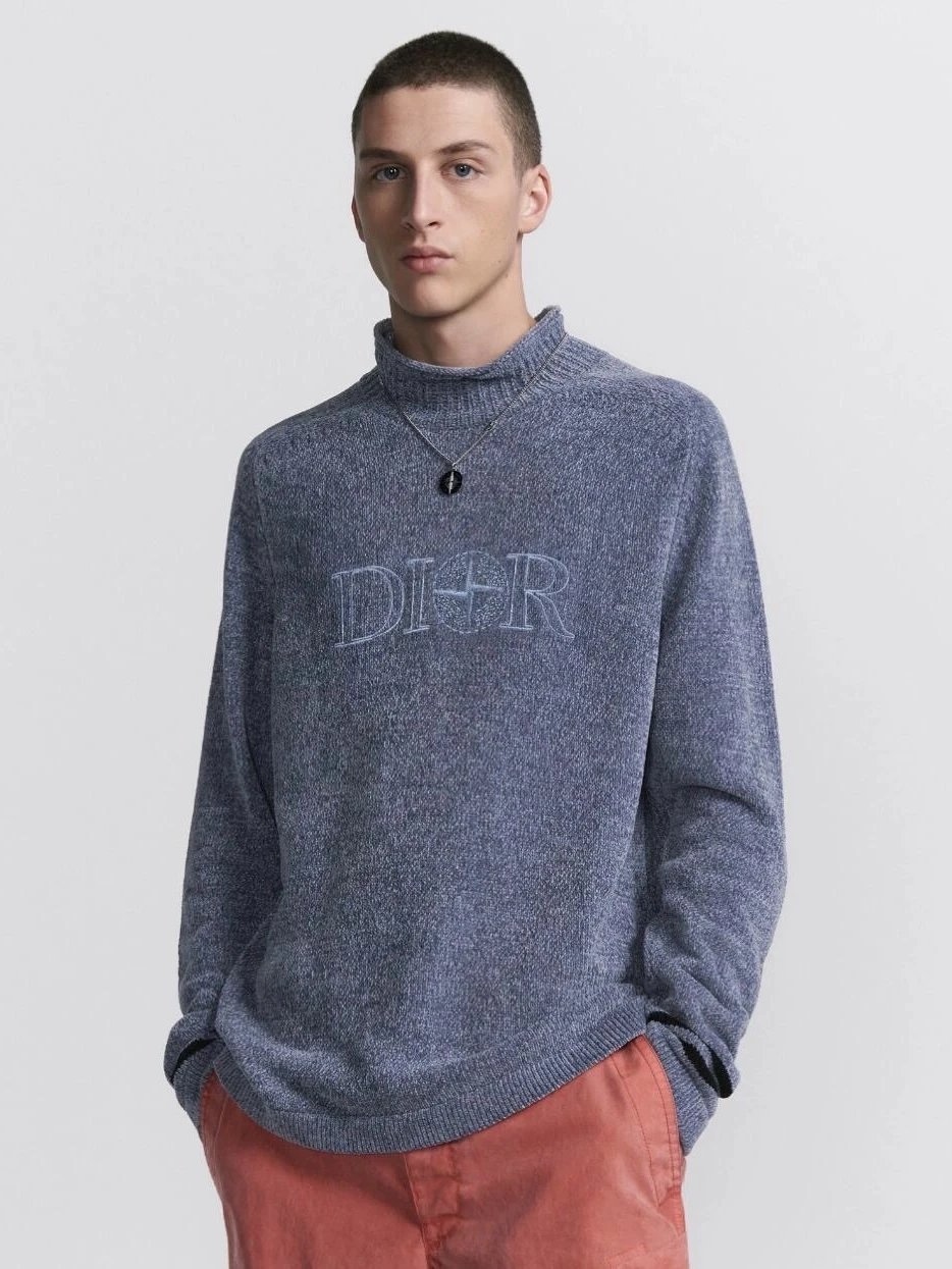 RD-C355 · Embroidered Turtleneck Sweater – Blue-Purple showcase view 3