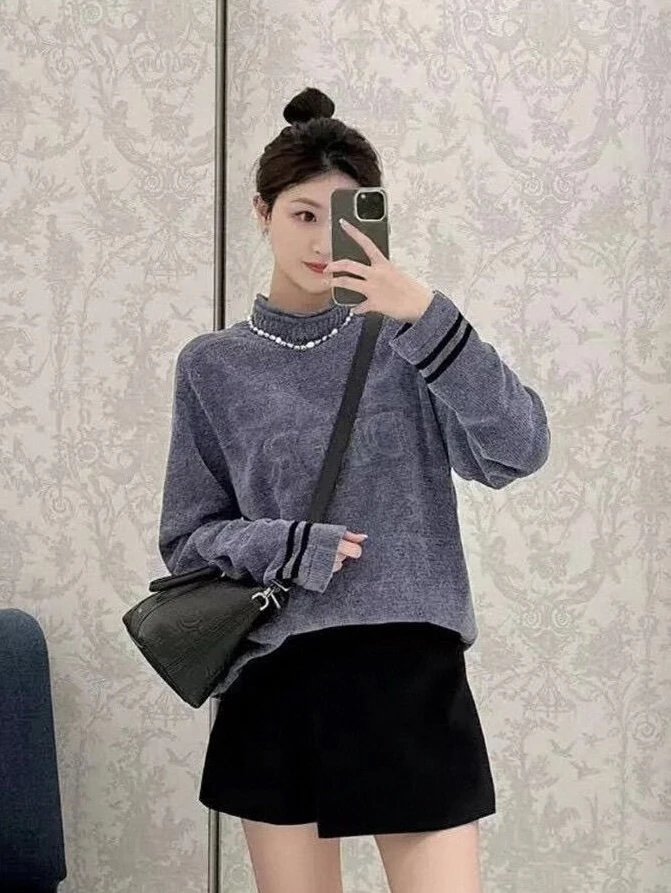 RD-C355 · Embroidered Turtleneck Sweater – Blue-Purple showcase view 6