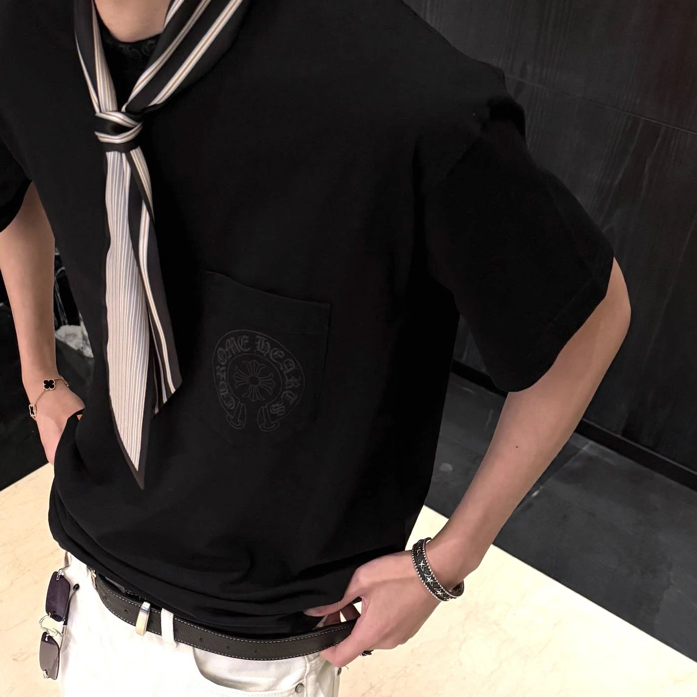 RD-C049 · Gradient Gothic Letter Graphic T-Shirt showcase view 2