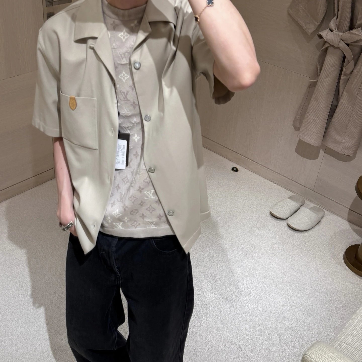 RD-C132 · Silk-Cashmere-Cotton Blend Short-Sleeve Cardigan showcase view 1