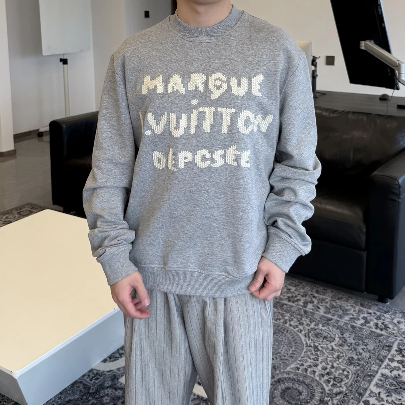 RD-C256 · Water-Soluble Embroidered Grey Crewneck Sweatshirt showcase view 5