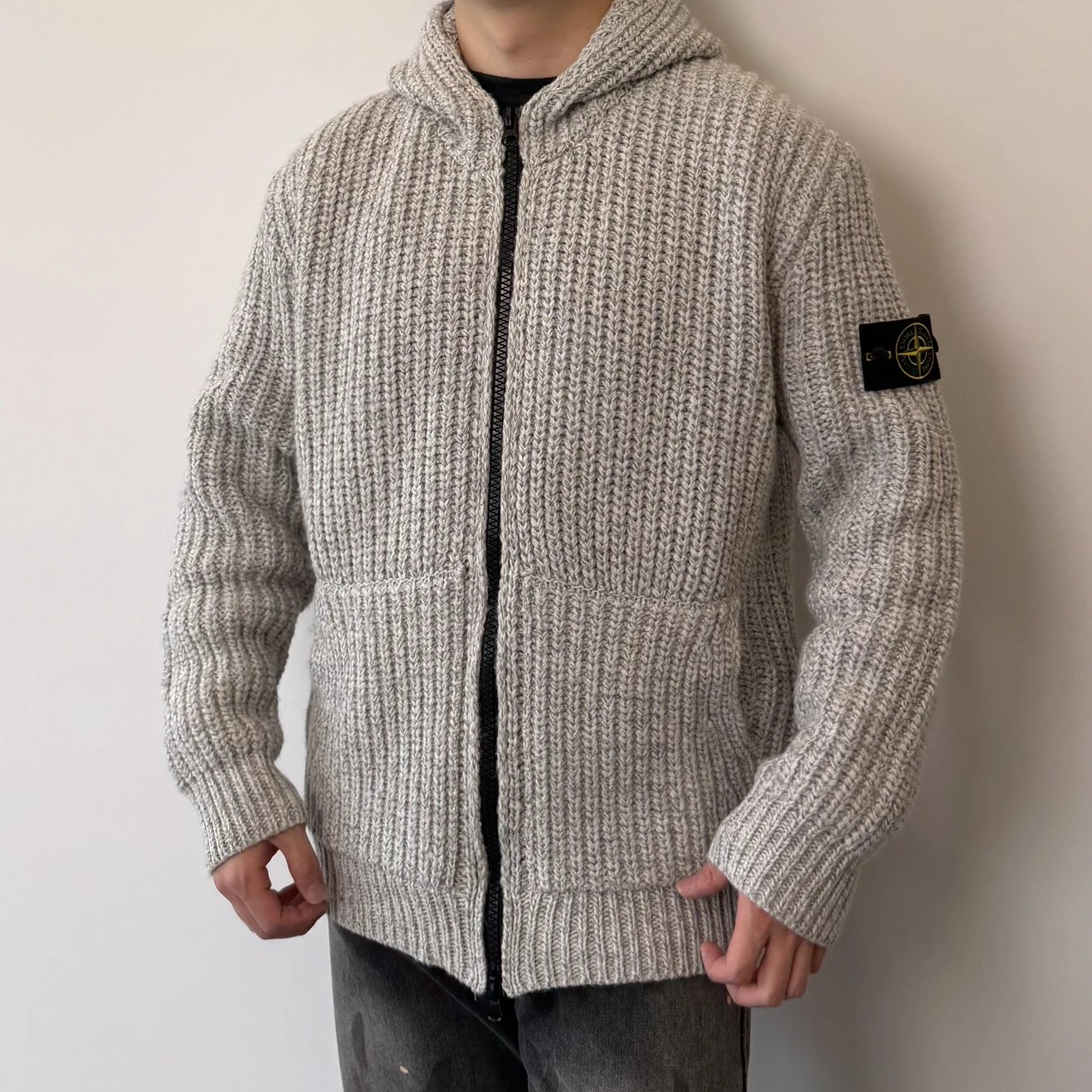 RD-C257 · Grey Rib-Knit Zip Hoodie showcase view 3