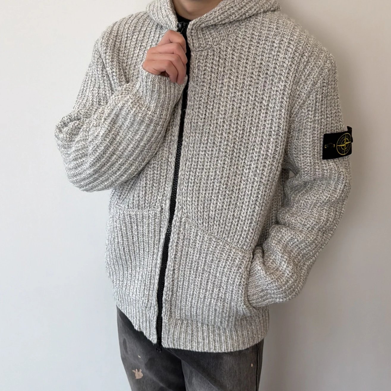 RD-C257 · Grey Rib-Knit Zip Hoodie showcase view 12