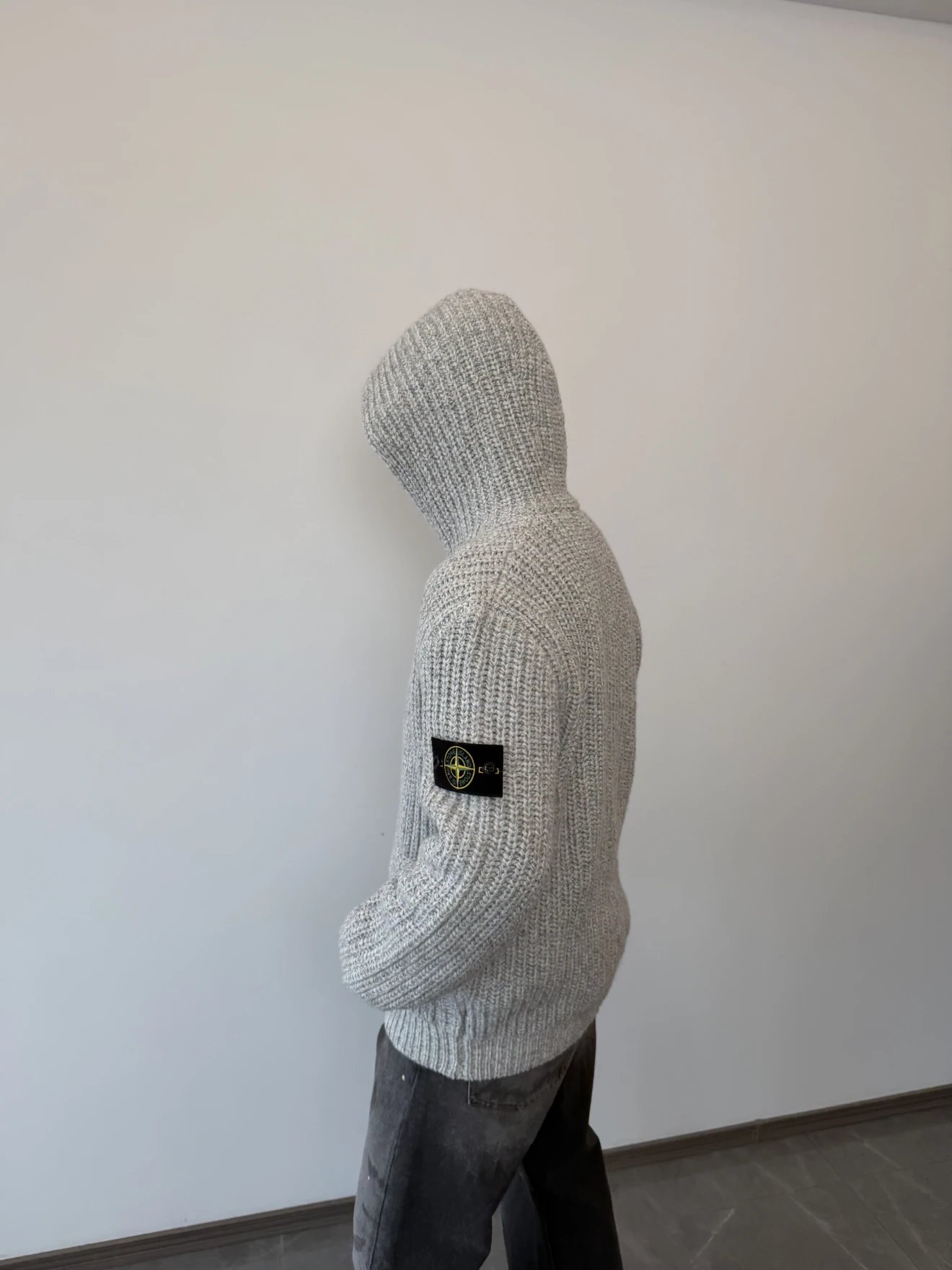 RD-C257 · Grey Rib-Knit Zip Hoodie showcase view 17