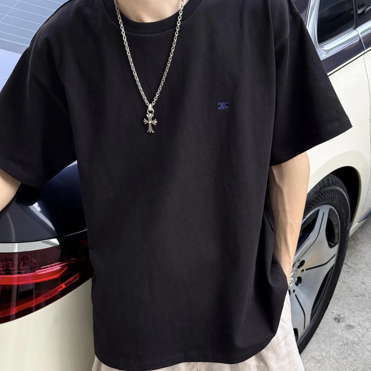 RD-C133 · Triomphe Embroidered Relaxed T-Shirt showcase view 1