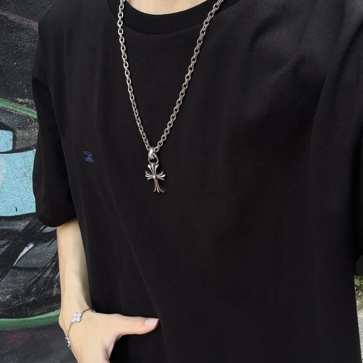 RD-C133 · Triomphe Embroidered Relaxed T-Shirt showcase view 4