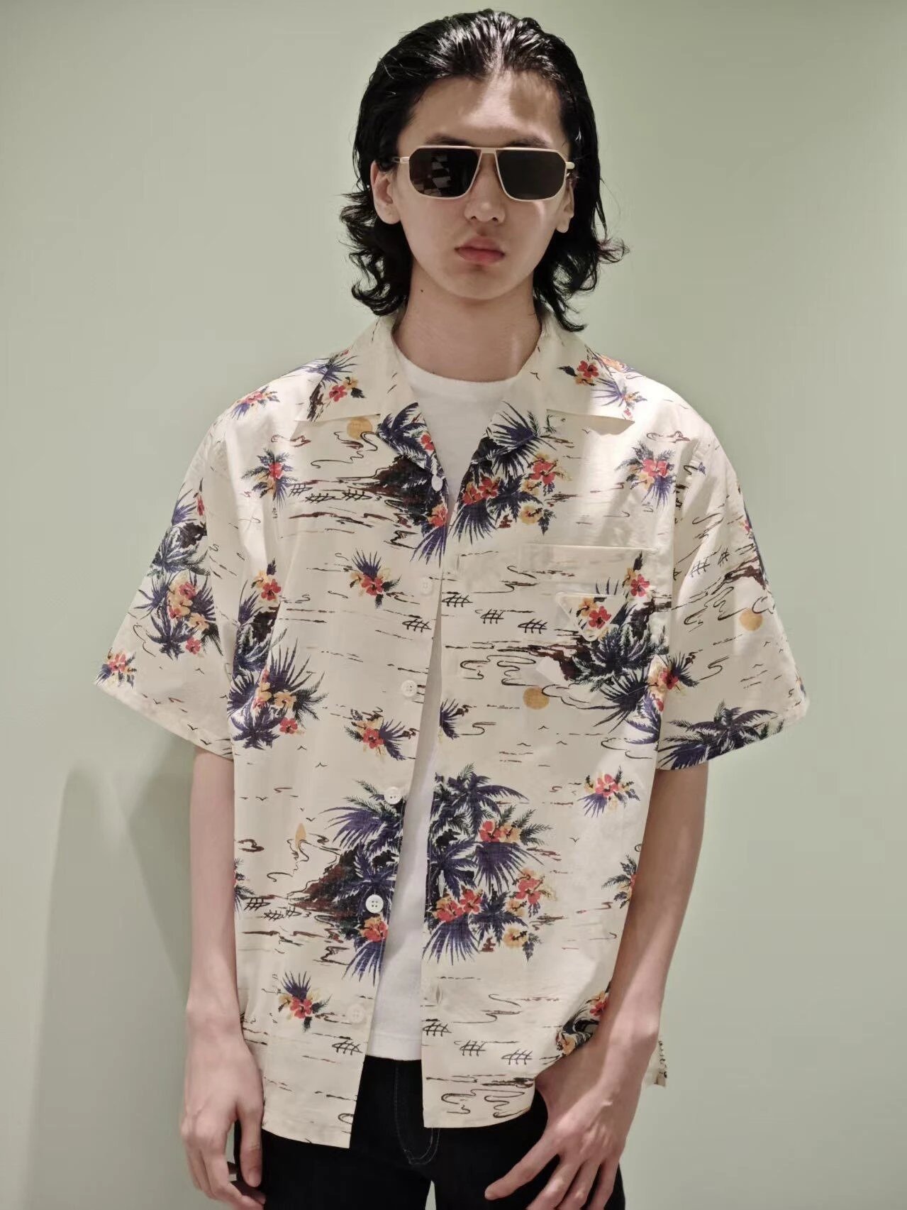 RD-C134 · Hawaiian Floral Short-Sleeve Shirt showcase view 5