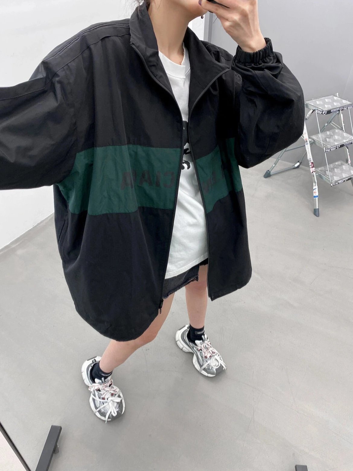 RD-C021 · Logo Color-Block Zip Jacket showcase view 4
