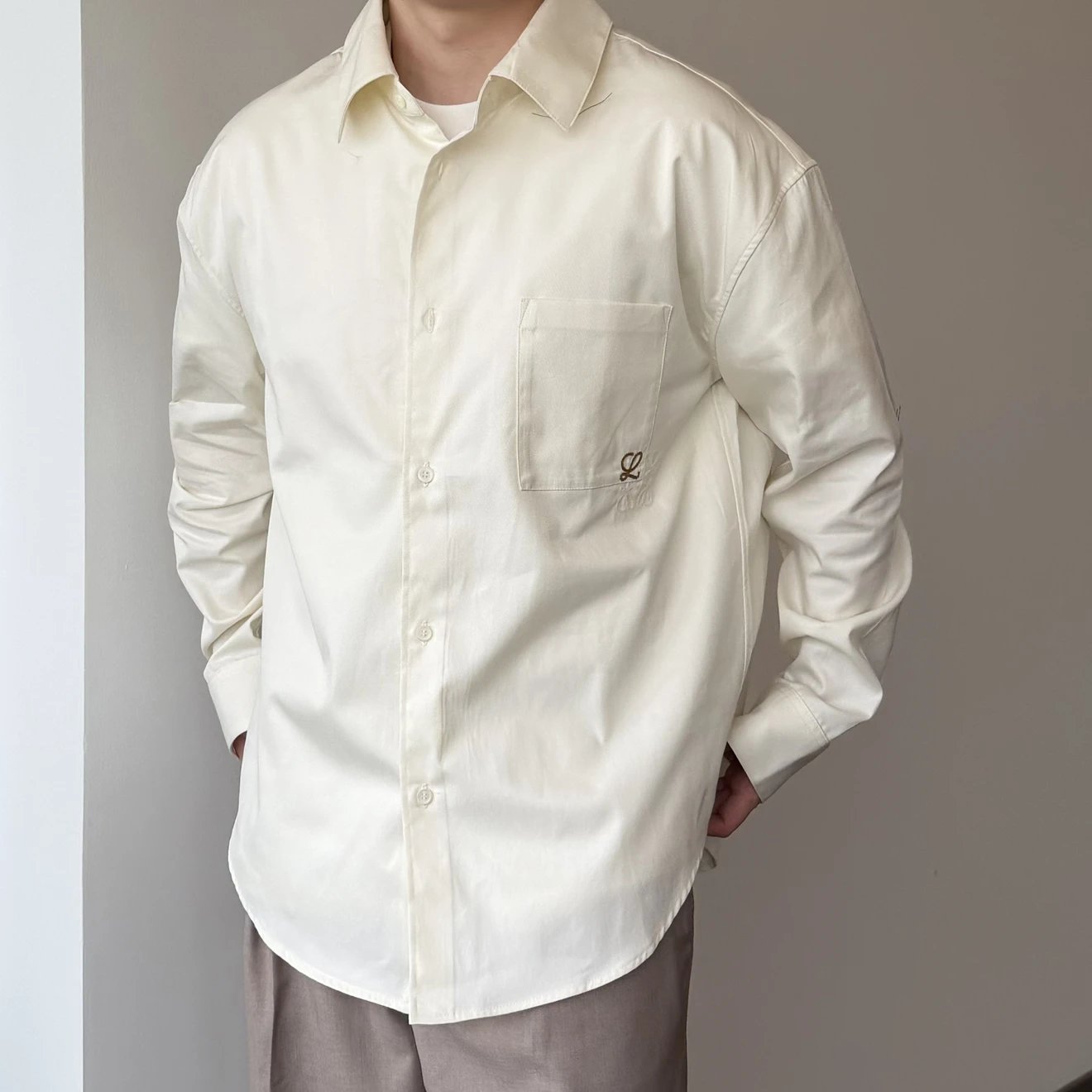RD-C333 · Embroidered Contrast-Pocket Cotton Shirt showcase view 7