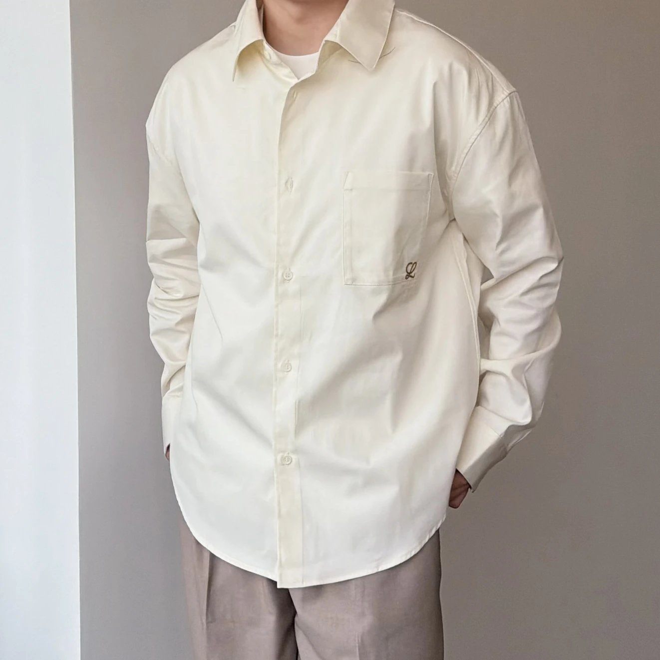 RD-C333 · Embroidered Contrast-Pocket Cotton Shirt showcase view 9