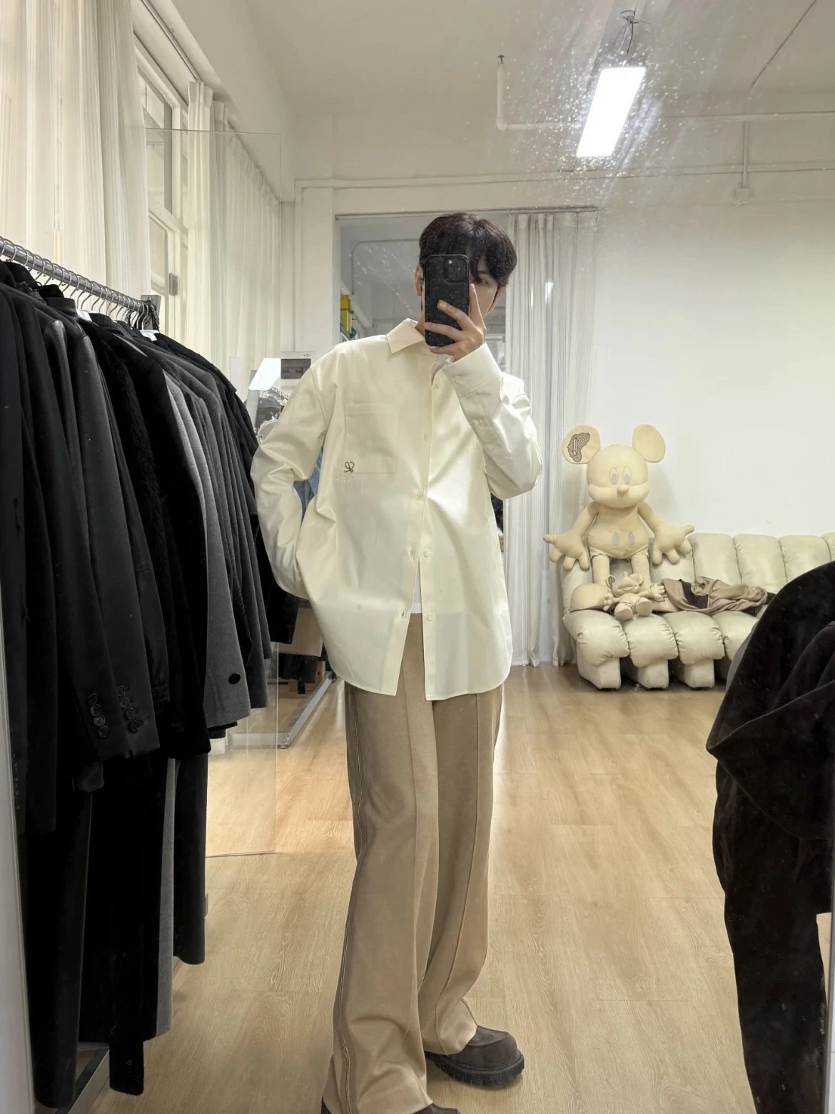 RD-C333 · Embroidered Contrast-Pocket Cotton Shirt showcase view 11