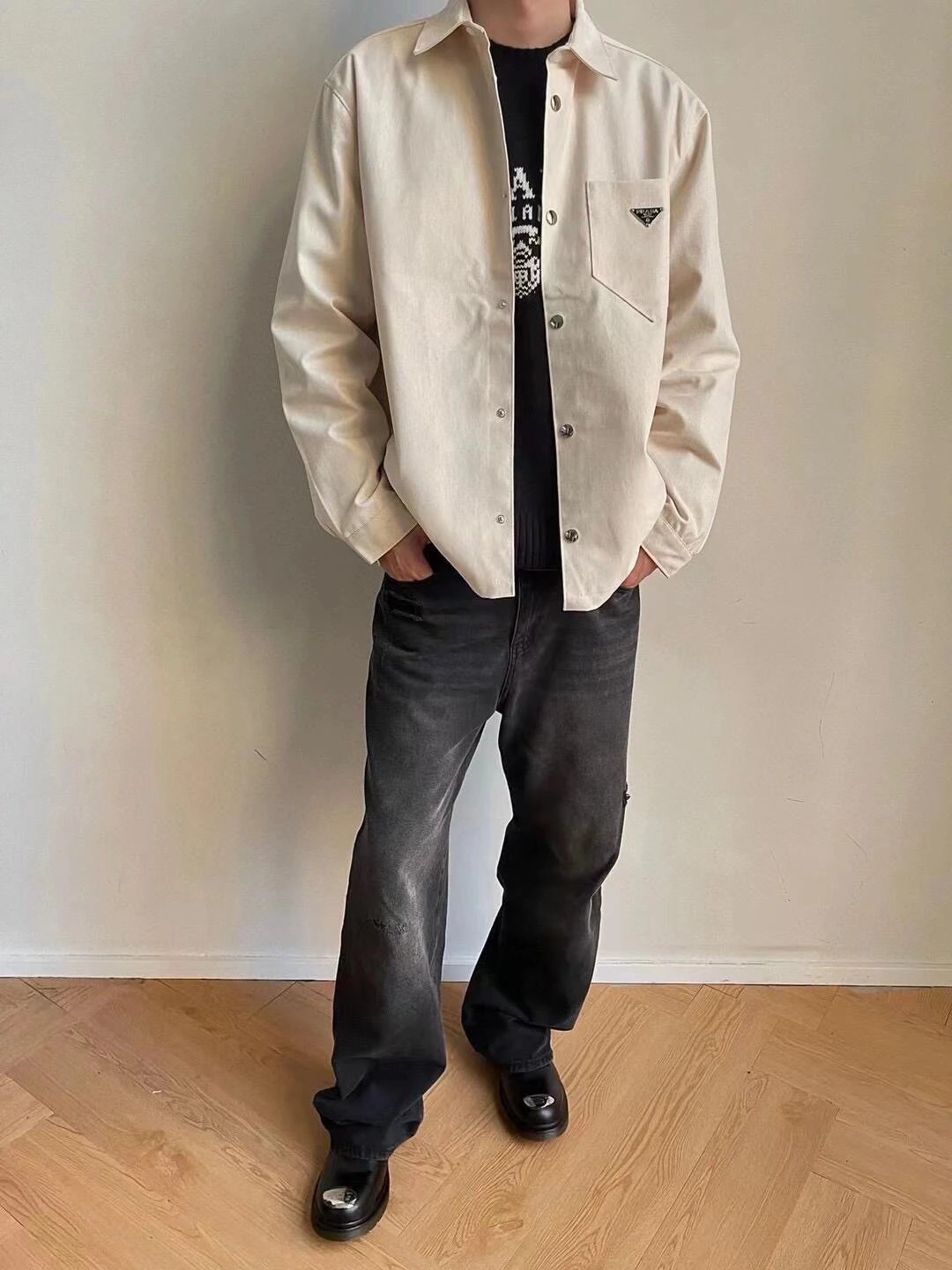 RD-C334 · Triangle-Badge Loose-Fit Shirt showcase view 8