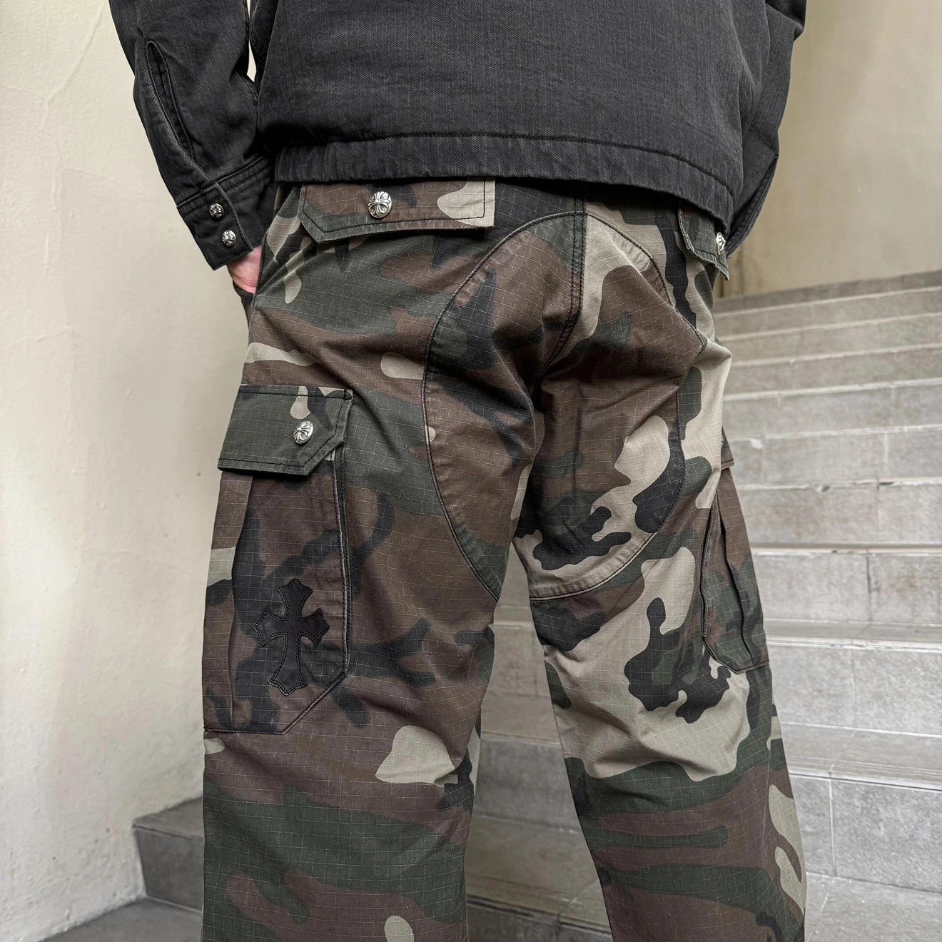 RD-C413 · Camouflage Cross-Patch Straight Cargo Pants showcase view 2