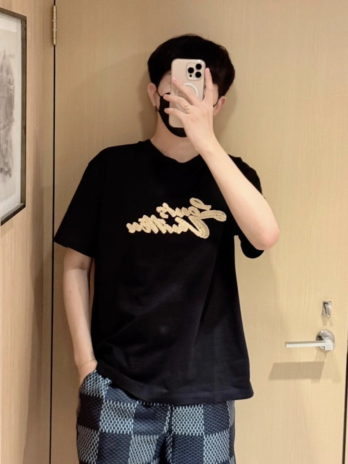 RD-C141 · Early Autumn Embroidered T-Shirt — Black & White showcase view 6