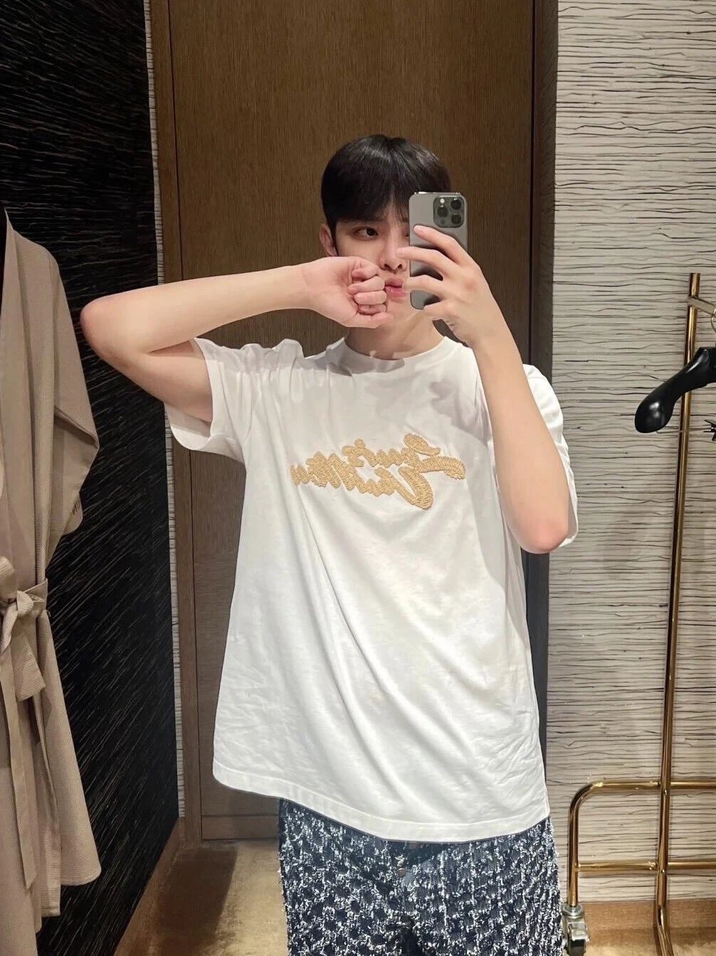 RD-C141 · Early Autumn Embroidered T-Shirt — Black & White showcase view 7