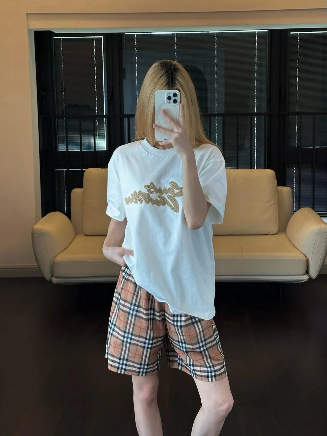RD-C141 · Early Autumn Embroidered T-Shirt — Black & White showcase view 9