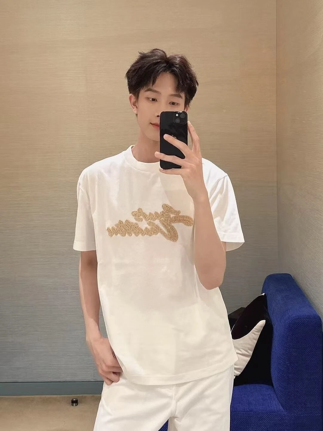 RD-C141 · Early Autumn Embroidered T-Shirt — Black & White showcase view 12