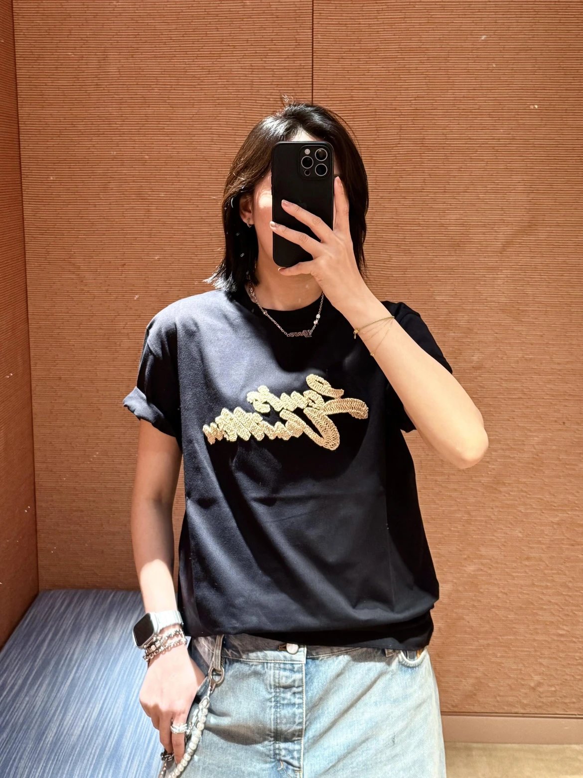 RD-C141 · Early Autumn Embroidered T-Shirt — Black & White showcase view 15