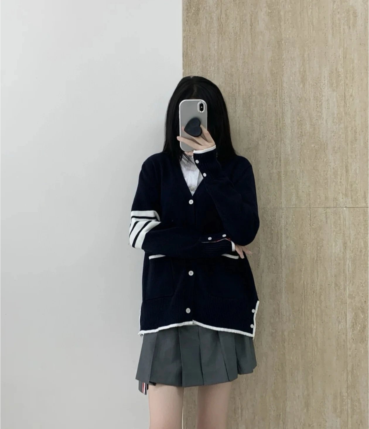 RD-C360 · Navy Striped V-Neck Cardigan showcase view 5
