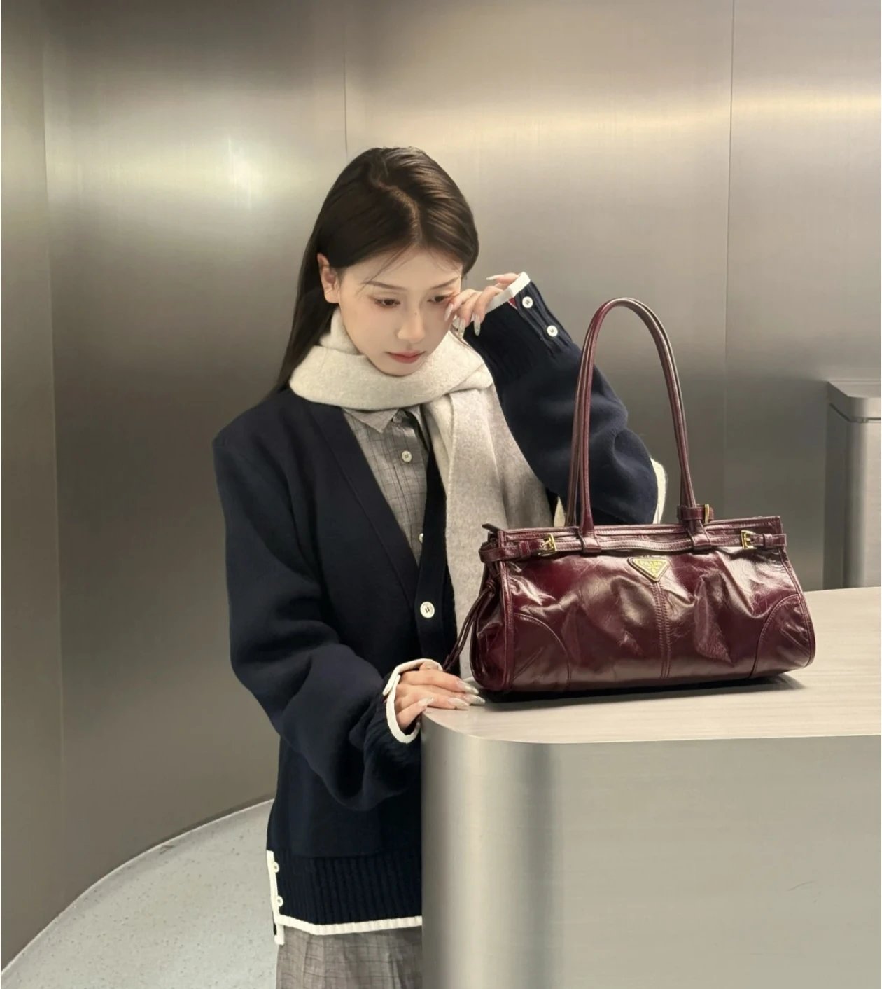 RD-C360 · Navy Striped V-Neck Cardigan showcase view 6