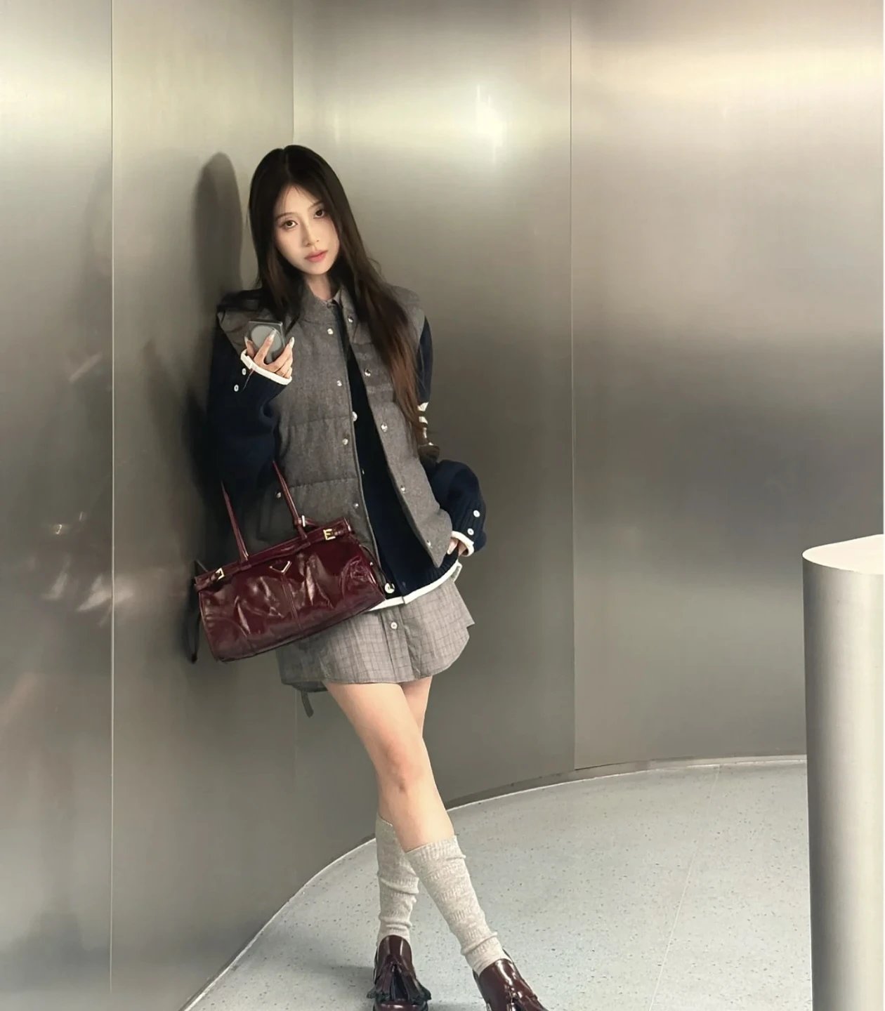 RD-C360 · Navy Striped V-Neck Cardigan showcase view 8
