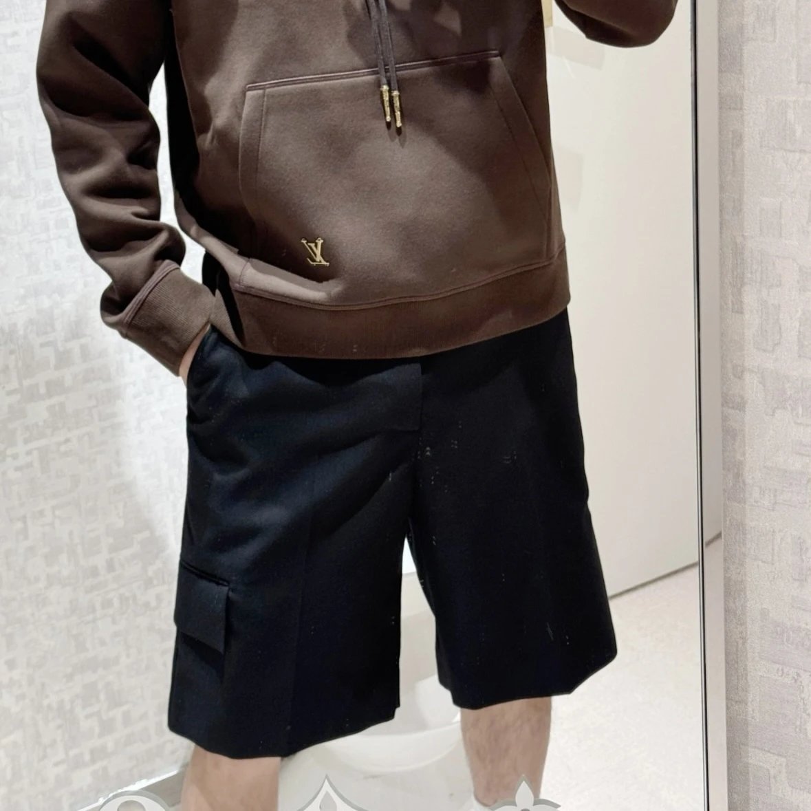 RD-C287 · Metal-Detail Cargo Shorts showcase view 2