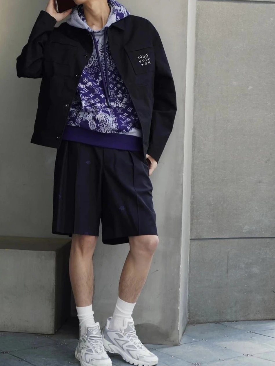 RD-C287 · Metal-Detail Cargo Shorts showcase view 6
