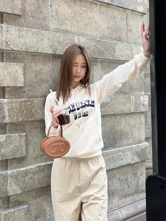 RD-C259 · Ivory Colorblock Logo Hoodie showcase view 7