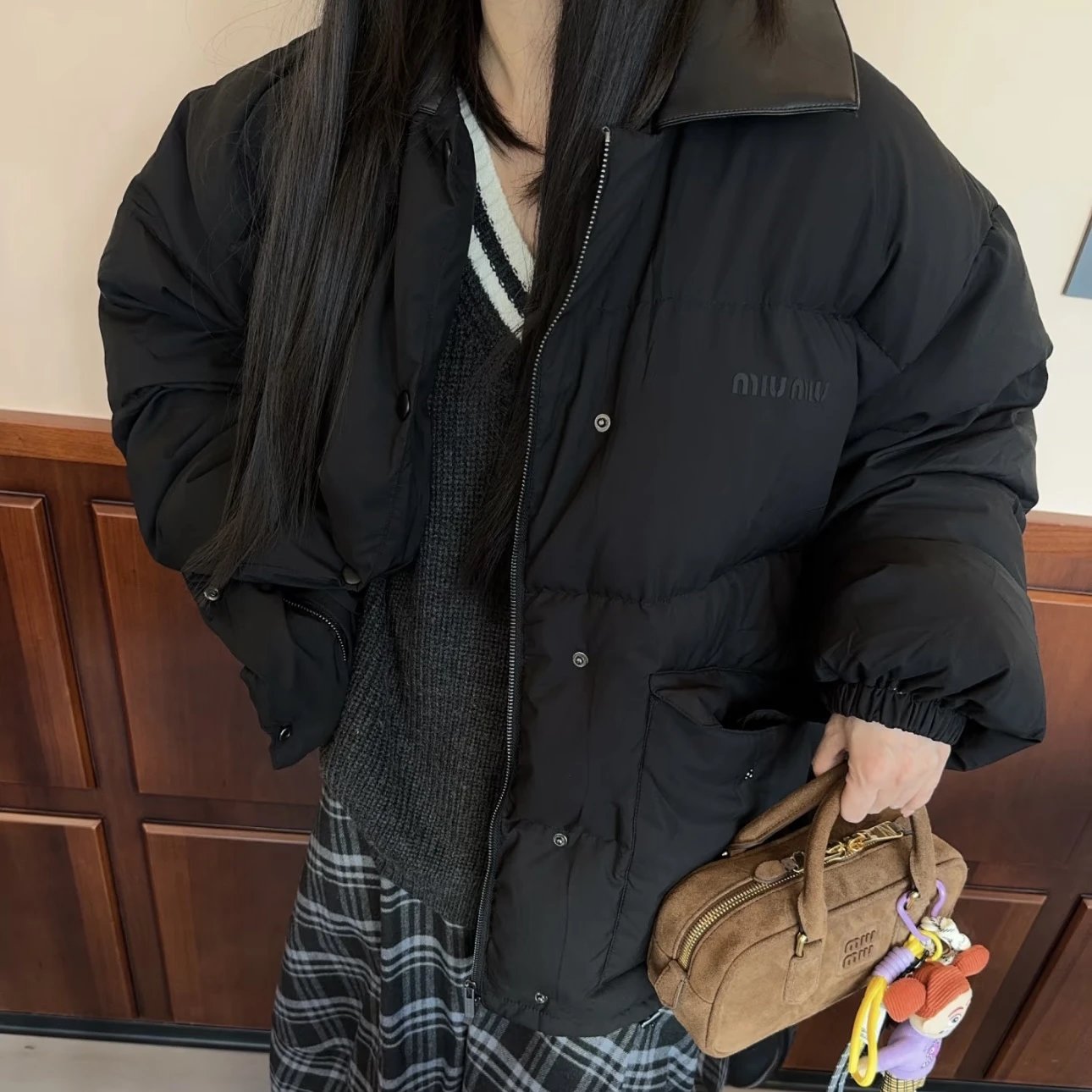 RD-C317 · Leather-Collar Cropped Down Jacket showcase view 4