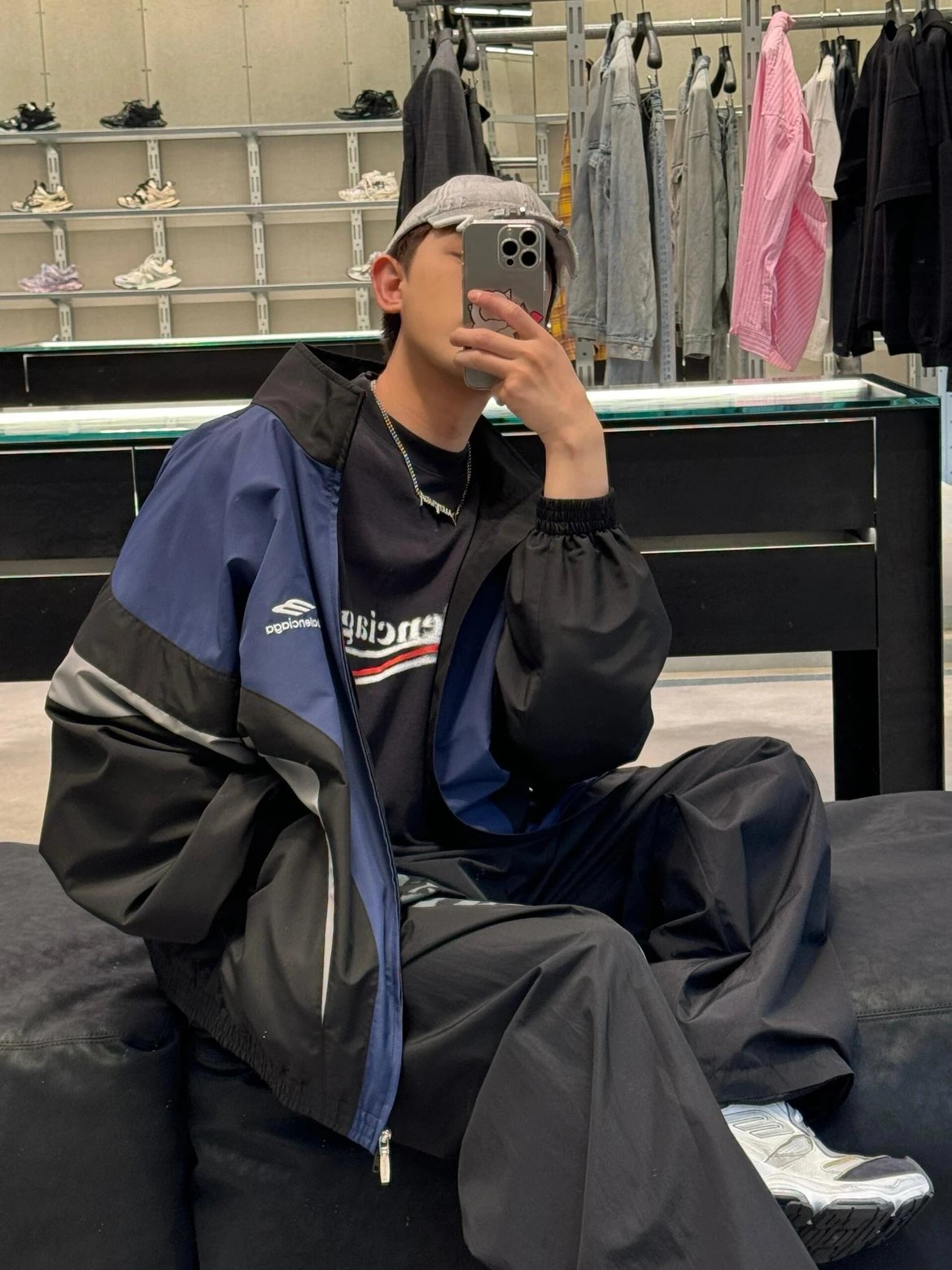 RD-C225 · Three-Color Logo Zip Jacket showcase view 3
