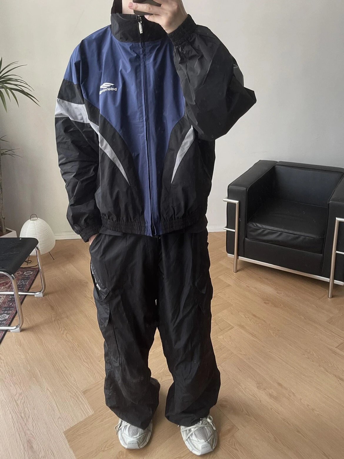 RD-C225 · Three-Color Logo Zip Jacket showcase view 7