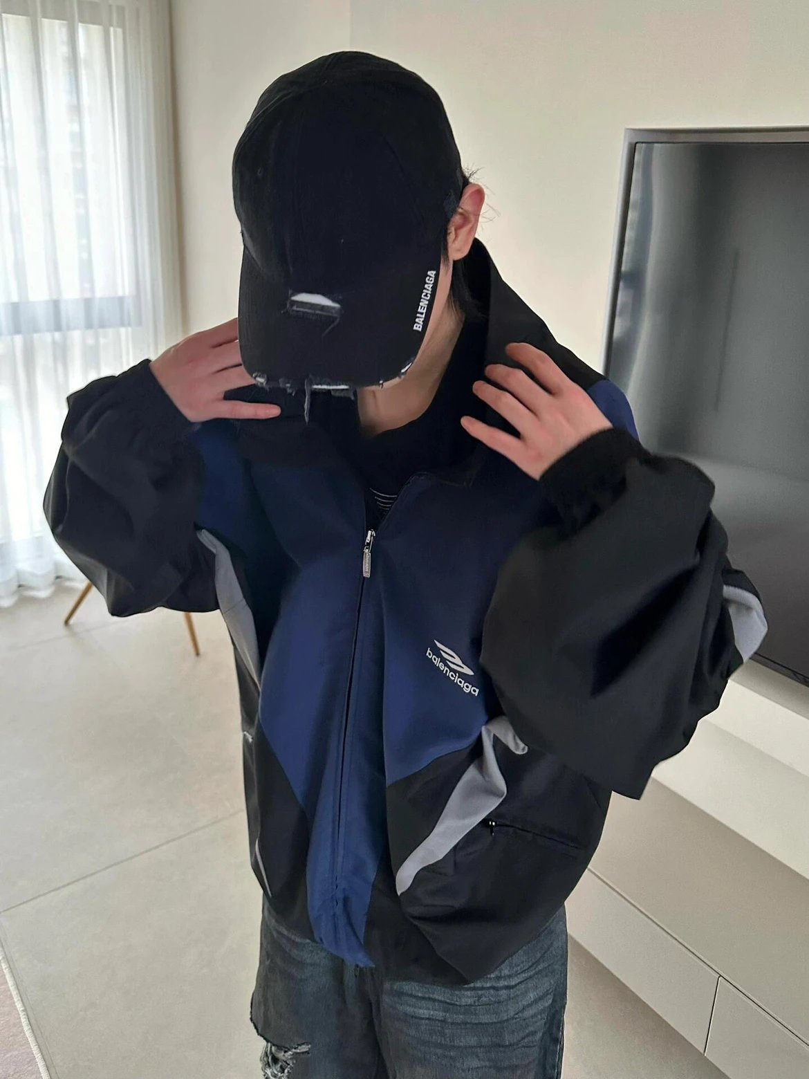 RD-C225 · Three-Color Logo Zip Jacket showcase view 8