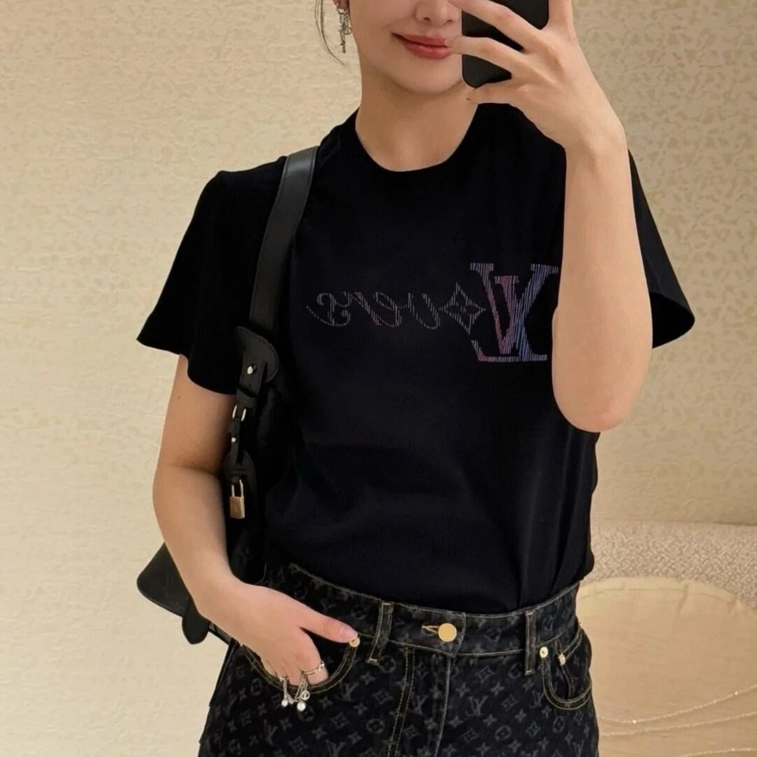RD-C121 · Two-Tone Gradient Logo Crew-Neck T-Shirt showcase view 1